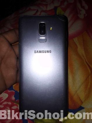 Samsung J8